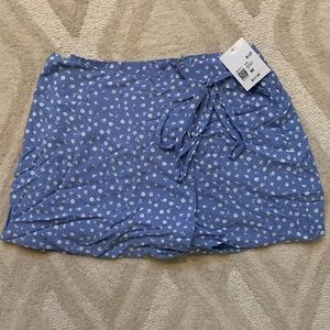 Forever 21 Blue Skirt/Skort Size: M
